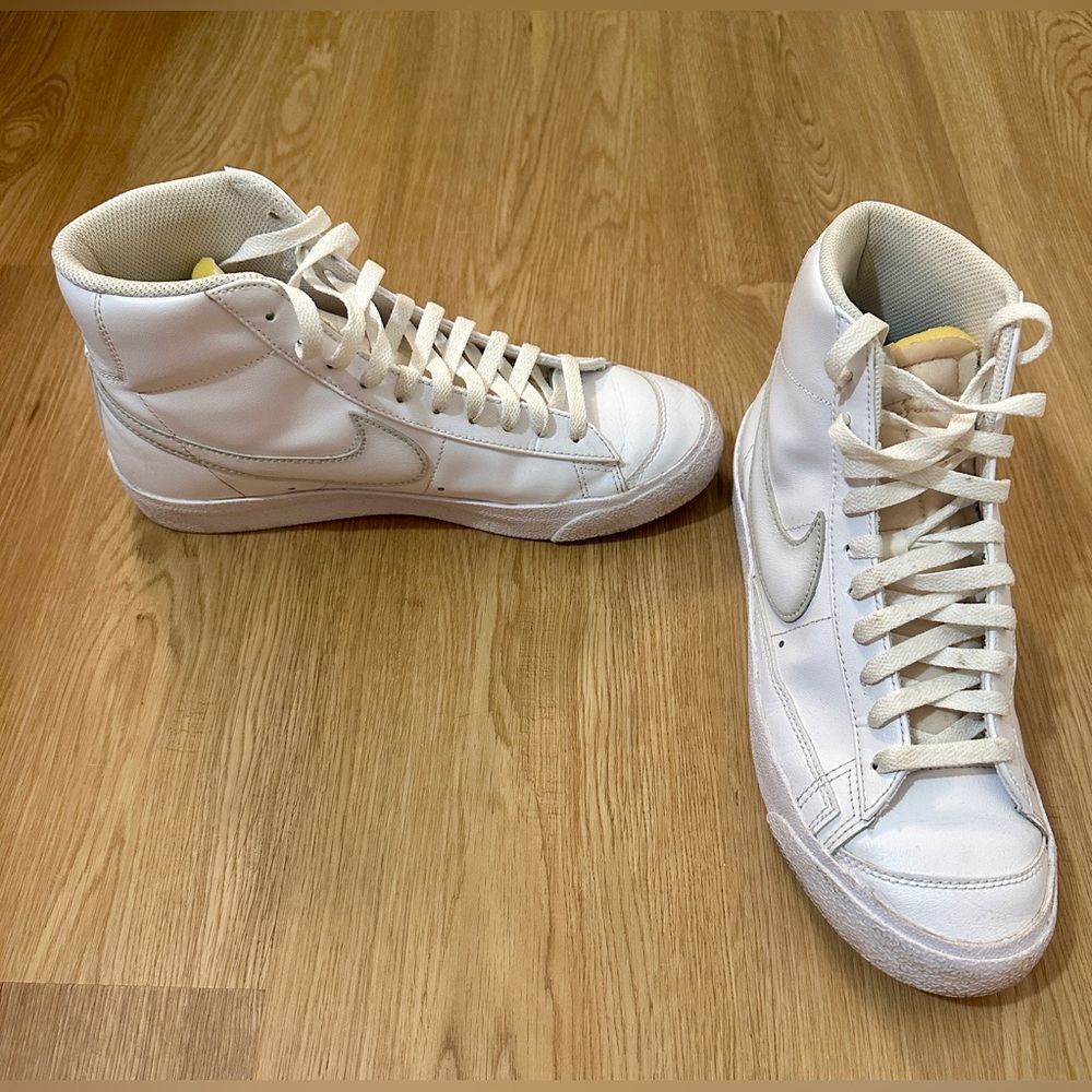 Nike Blazer Mid White/Silver High Top Sneakers - Picture 4 of 9